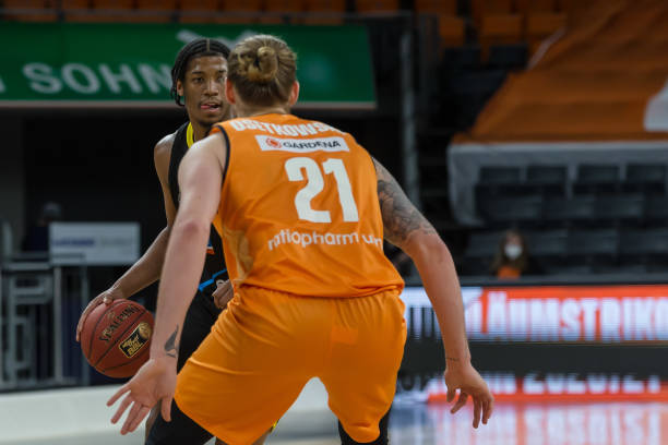 中占据主动 中占据主动