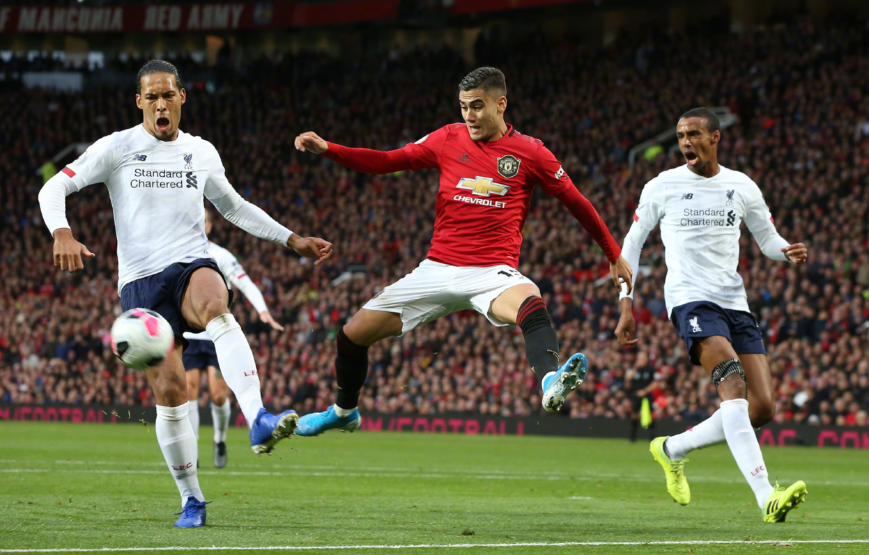 进行推搡和 进行推搡和